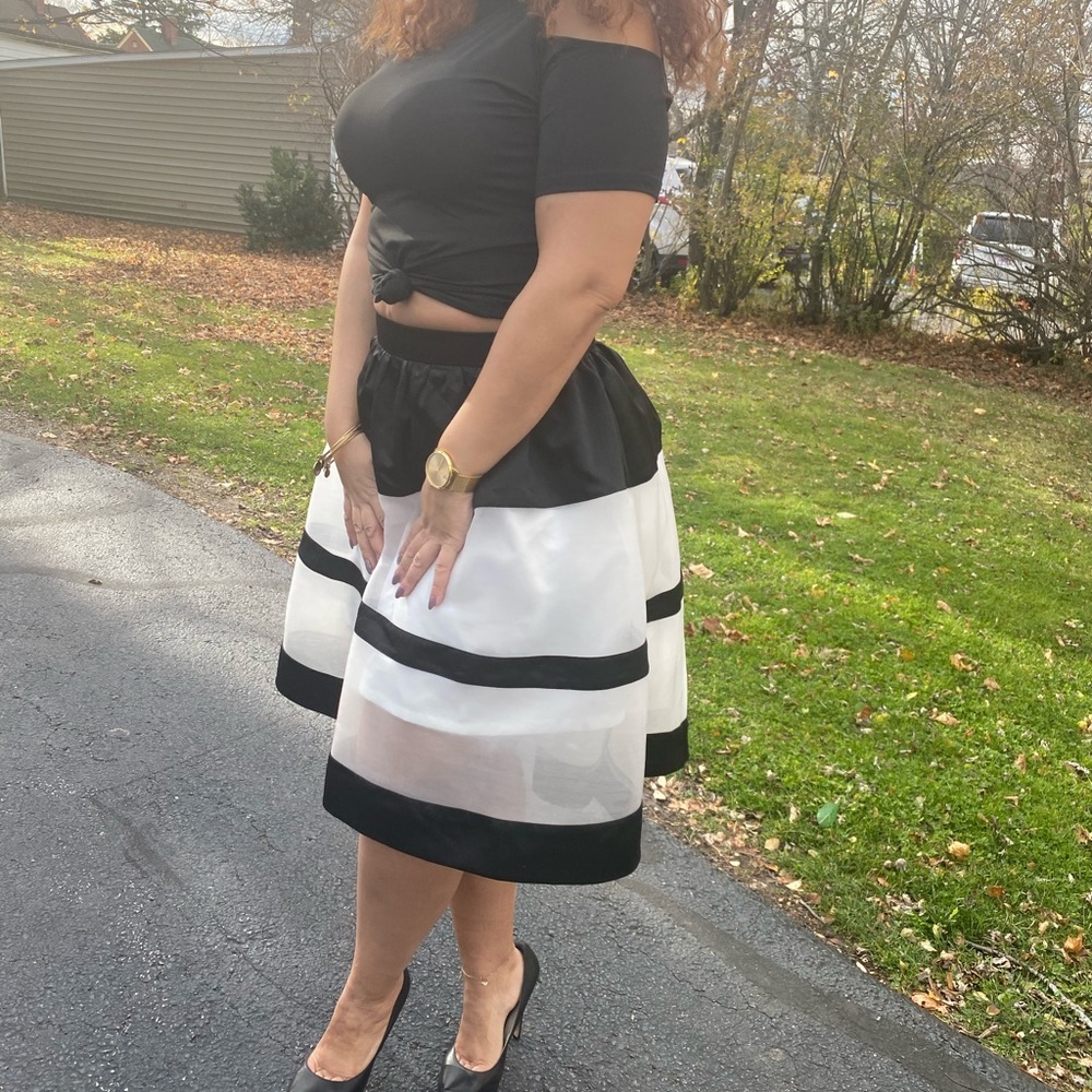 Amazing black and white puff skirt
